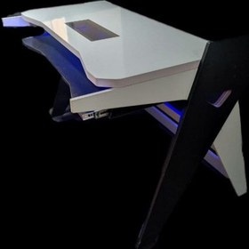 تصویر میز استودیوی مدل Lustra 