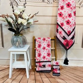 تصویر روسری گلدار نخی 