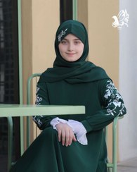 تصویر عبا مهرخ با آستین گلدوزی شده رنگ سبز 