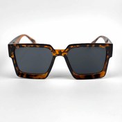 تصویر عینک رترو مربع 