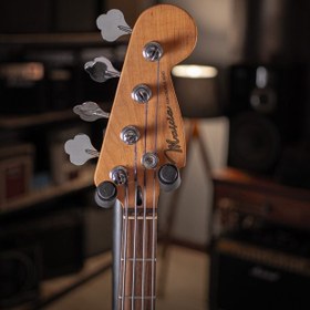 تصویر گیتار بیس مِیویس Mavis Sunburst Jazz Bass 