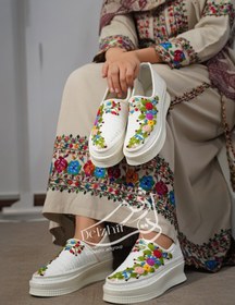 تصویر گیوه زنانه سفید 