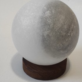 تصویر گوی سنگ نمک قطر 10 با پایه چوبی f۸ Salt ball F1۸