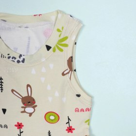 تصویر پیراهن دخترانه طرح کارتونی سه‌رنگ 