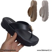 تصویر دمپایی زنانه هیون رنگ کرم و مشکی و سفید 