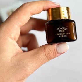 تصویر کرم شب دور چشم بیوآ 