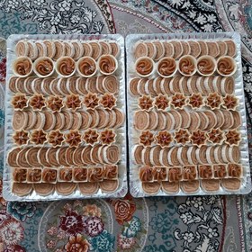 تصویر حلوا مجلسی سنتی زعفرونی مخلوط(شامل رولتی و تارت)900گرمی تحویل به صورت حضوری(ارسال غیرحضوری به عهده مشتر 