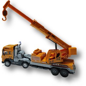 تصویر تریلی جرثقیل بزرگ فلزی 