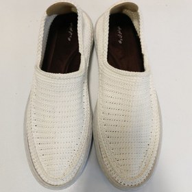 تصویر گیوه ی سفید زیره سفید 