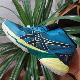 تصویر کفش والیبال هندبال و بسکتبال مردان و بانوان اسیکس اسکای الیت ff رنگ سورمه ای سبز asics sky elite ff نایک 