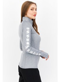 تصویر بلوز ورزشی زنانه با آستین‌های بلند مناسب دویدن، خاکستری برند under armour Women Sportswear Fit Long Sleeves Running Sweatshirt, Grey