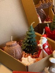 تصویر شمع کریسمسی با باکس هدیه 