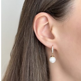 تصویر گوشواره مروارید پایه گرد نگین‌دار 