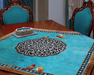 تصویر رومیزی مخمل طرح حوض فیروزه (آستر ساتن) Hoze firoozeh tablecloth