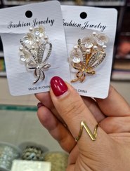 تصویر گل سینه فلزی لوکس زنانه مدل کلاسیک – اکسسوری خاص و مجلسی 