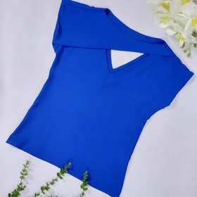 تصویر تاپ مجلسی زنانه برند الامور مدل یقه مثلثی جنس کرپ Women's Tops of Elamor Brand, Model Triangular Collar, Made of Crepe Fabric