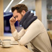 تصویر بالش دور گردنی مدل تراکشن بادی 