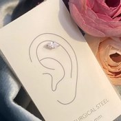 تصویر پیرسینگ میخی گوش نقره مدل لوزی 
