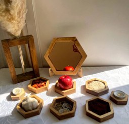 تصویر هفت سین چندضلعی چوبی 