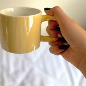 تصویر ماگ هولوگرامی ساده 