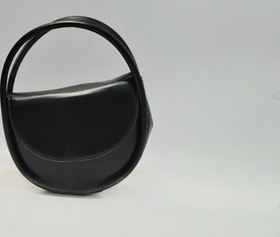 تصویر کیف نیم‌گرد چرمی 