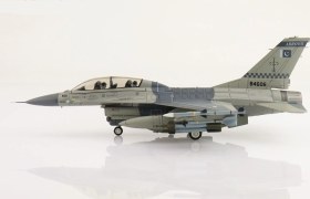 تصویر ماکت جنگنده اف 16 فالکن نیروی هوایی پاکستان | Hobby Master 1:72 F-16BM Fighting Falcon Pakistan Air Force “Su-30 Killer” 