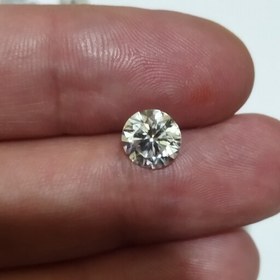 تصویر موزانایت سفید white moissanite (الماس روس)اصلی درخشان حدود دو قیراطی اعلا سختی فول 10 