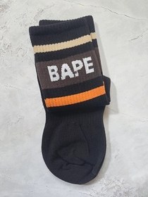 تصویر جوراب اسپرت دومینو طرح نوشته BAPE ساق بلند 