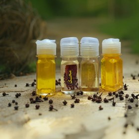 تصویر روغن میخک خالص 