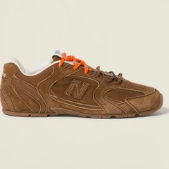 تصویر New balance Miu Miu brown 