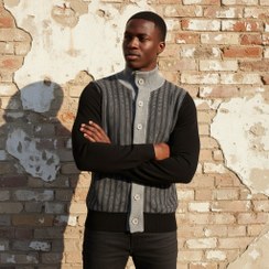 تصویر ژاکت بافت مردانه یقه شالی؛ ترکیبی از اصالت و مدرنیته 