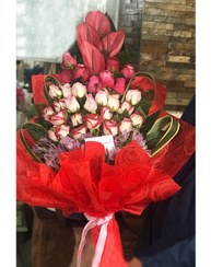 تصویر دسته گل یک طرفه نیلا رز کد 954 