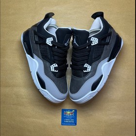 تصویر کتونی جردن 4 