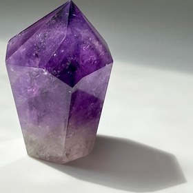 تصویر امیتیست منشوری 