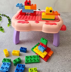تصویر میز لگو و نقاشی 