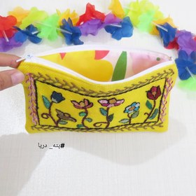 تصویر کیف پته دوزی زرد جامدادی پته