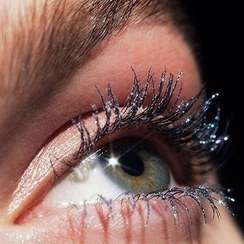 تصویر ریمل شاین دار مدل نقره ای 