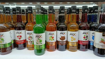 تصویر سیروپ فندوق unicomix 700ml 