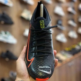 تصویر کفش فوتسال نایکی مدل سالنی رنگ مشکی 