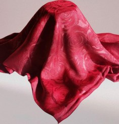 تصویر روسری ابریشم ژاکارد لمه‌دار طرح گل رز – خوش‌ا‌یست و بسیار شیک 