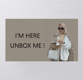 تصویر لیبل i'm here unbox me 