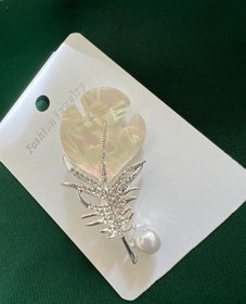 تصویر گل سینه پر صدفی 