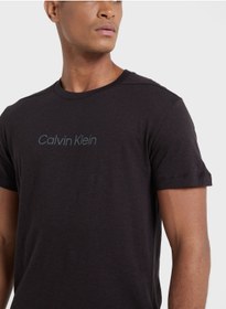 تصویر تی‌شرت یقه گرد لوگو برند Calvin Klein Logo Crew Neck T-Shirt