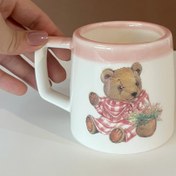 تصویر ماگ سرامیکی طرح خرسی قرمز 