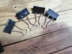 تصویر گیره کاغذ Binder clips