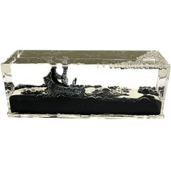 تصویر کشتی معلق مشکی 