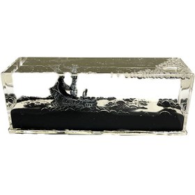 تصویر کشتی معلق مشکی 