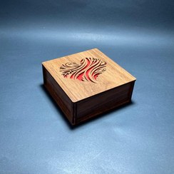 تصویر جعبه چوبی طلا طرح قلب 