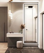 تصویر شلف و آینه قدی پشت نور 