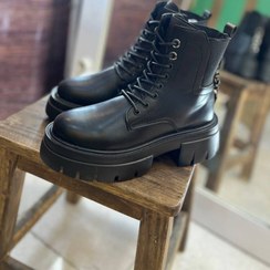 تصویر چکمه زمستانی مدل بوت پشت کشی زنجیردار Winter boots with chained pull-back boots